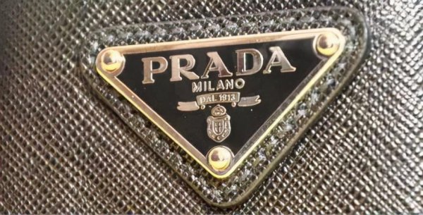 普拉达是哪个国家的品牌