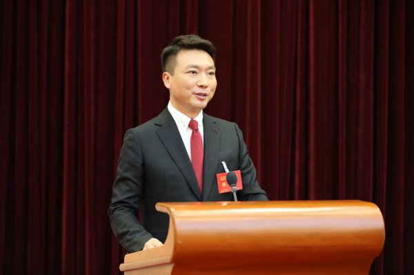 央视主持人康辉个人资料简介