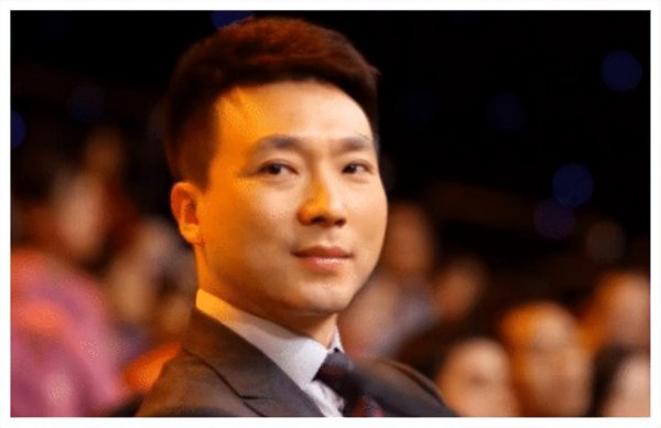 央视主持人康辉个人资料简介