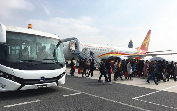 摆渡车是什么意思