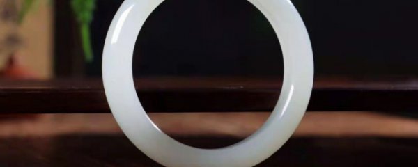 佩戴羊脂玉有什么好处