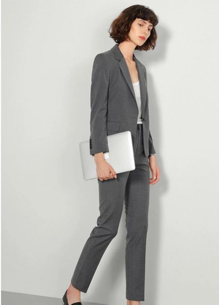 正装是指什么样的衣服女士