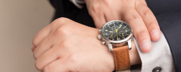 手表的表面怎么清洗