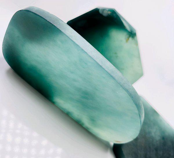 蓝色手镯是什么玉石