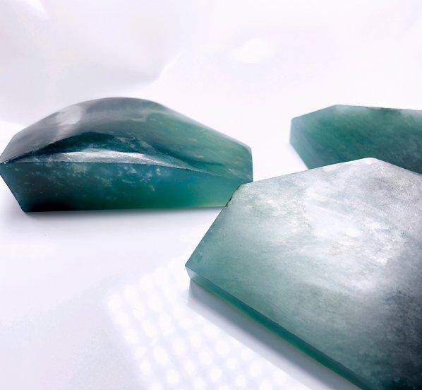 蓝色手镯是什么玉石