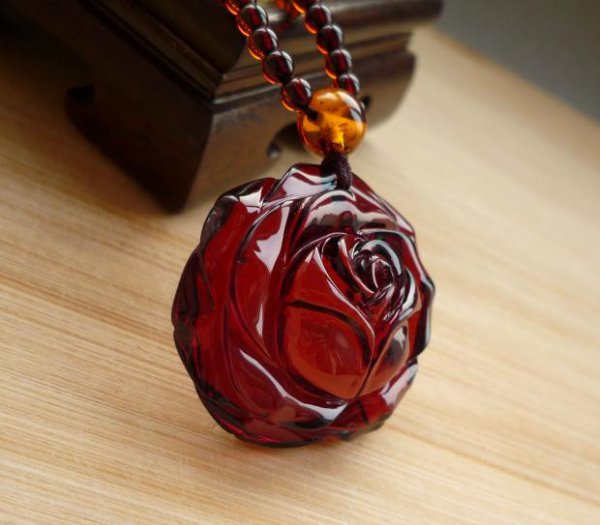 纯天然血珀在琥珀里的品质怎么样