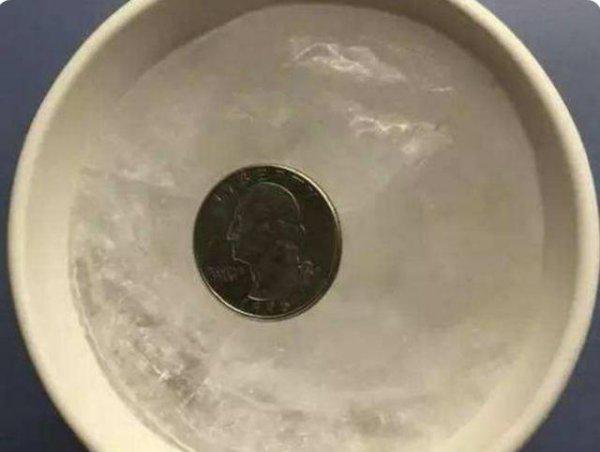 出远门时要在冰箱里放枚硬币吗