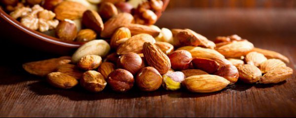 杏仁不能和什么吃