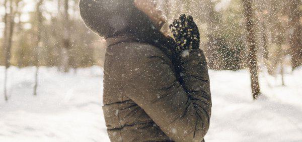 羽绒服经常洗是不是就不暖和了