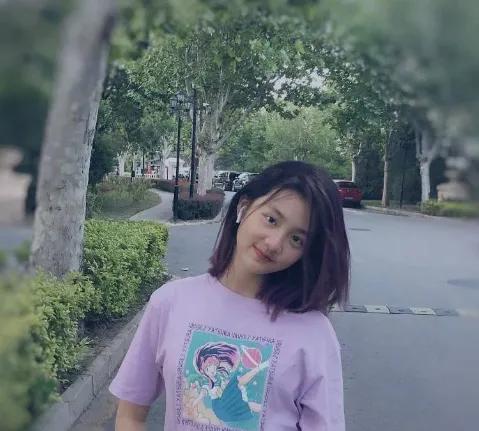 黄多多个人资料简介