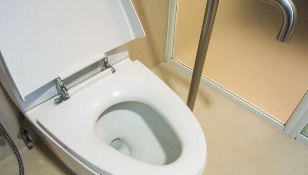 卫生间门一般开着还是关着