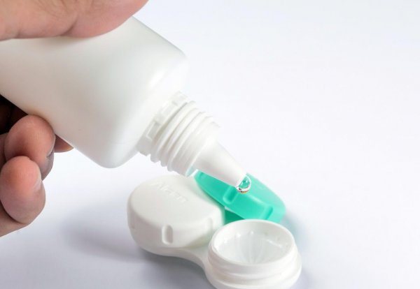 怎么戴隐形眼镜的正确方法