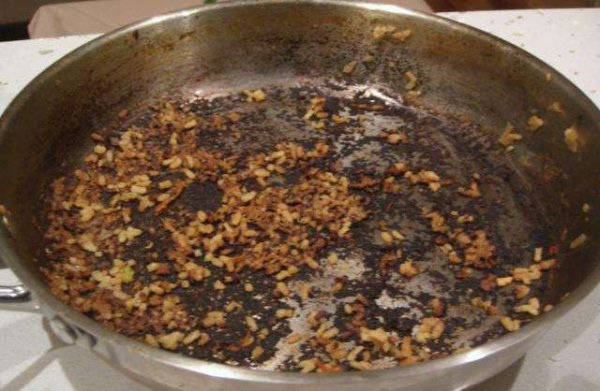 锅糊了怎样去掉糊锅底