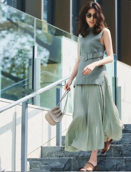 黑黄皮肤穿什么颜色衣服显白