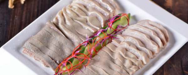 猪肚煲汤放什么药材好