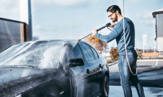 怎么分辨机油好坏 判断汽车机油质量好坏的方法
