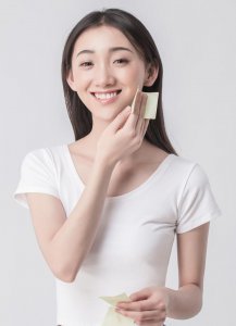 吸油纸一天用几次比较好 护肤用吸油纸会让毛孔变大吗