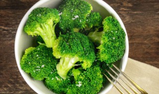 胡萝卜和西兰花能一起吃吗 胡萝卜和西兰花可以同吃吗