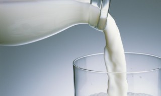 减肥时可以喝纯牛奶吗 减肥期间适合喝纯牛奶吗