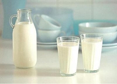 过期牛奶可以浇发财树 过期牛奶怎么养发财树根粗枝壮