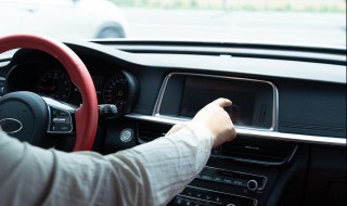 倒车影像起雾模糊解决方法 倒车影像起雾模糊快速的解决方法