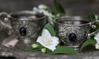 情侣杯子上刻什么字最感动 情侣杯子上刻哪些字最感动