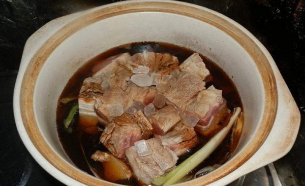 东坡肉与红烧肉的区别