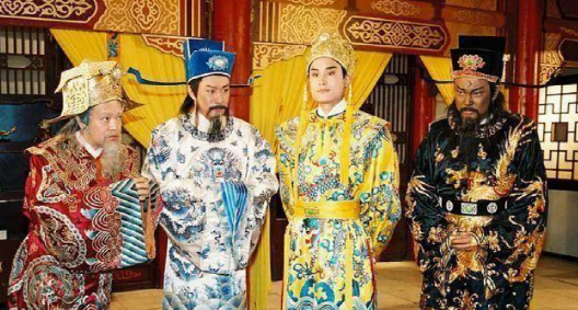 十大无法超越的经典电视剧