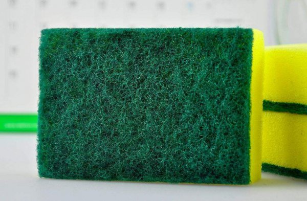 洗衣服卫生纸洗碎了粘在衣服上怎么处理