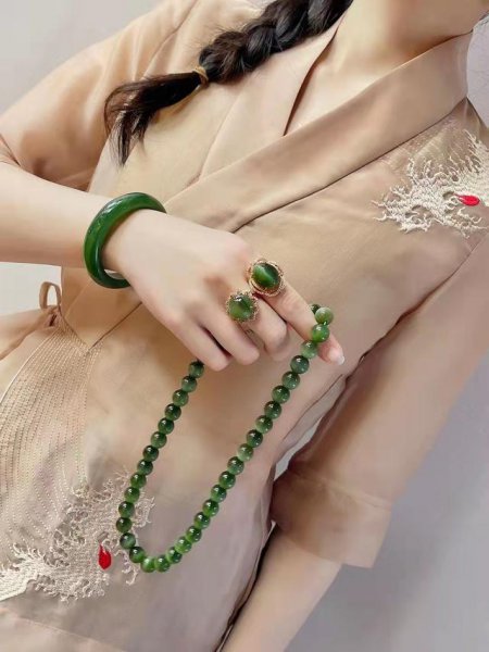 冰种翡翠和玉有什么区别