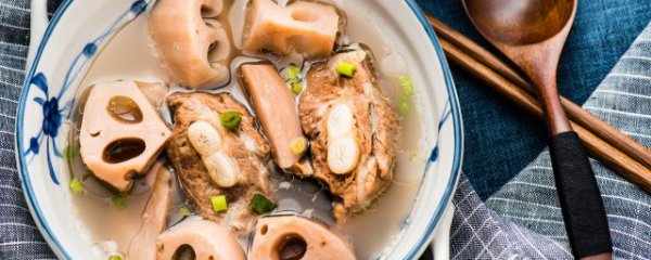 莲藕炖汤放什么材料好吃