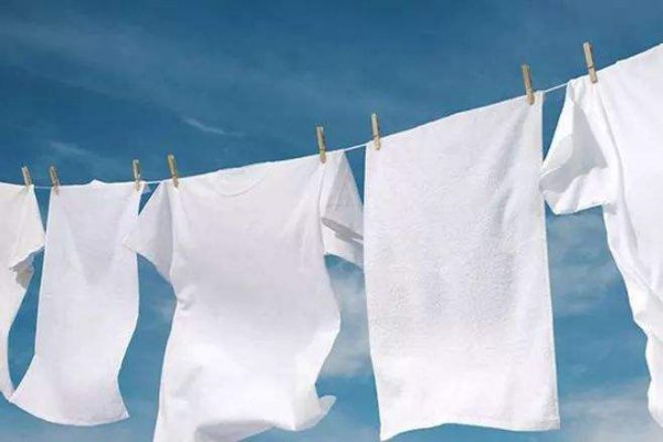 口红蹭到白衣服上用什么可以洗掉