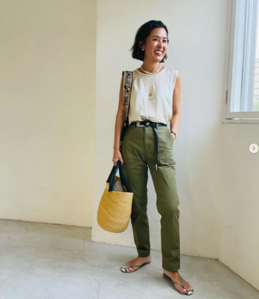 皮肤黑穿绿色好看吗