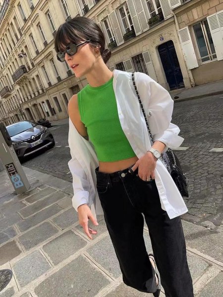 皮肤黑穿绿色好看吗