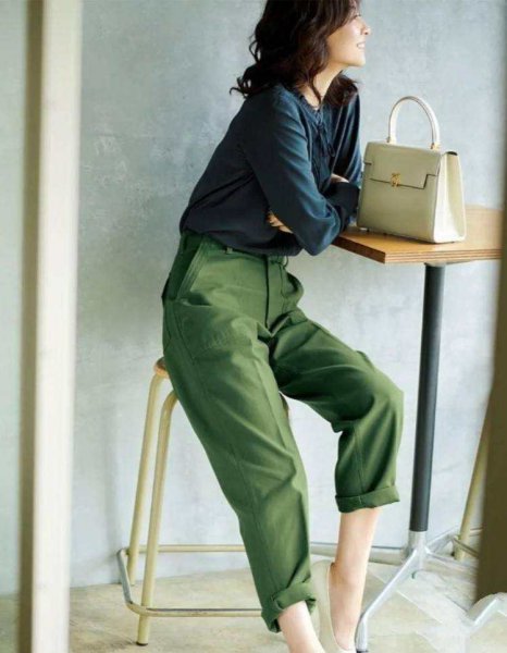 皮肤黑穿绿色好看吗