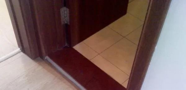 卫生间门槛石安装方法