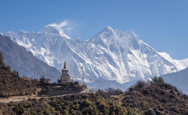 珠穆朗玛峰在哪个省境内