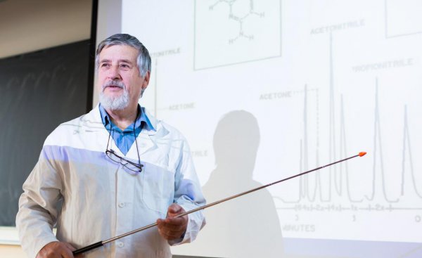 一级教授二级教授三级教授的区别