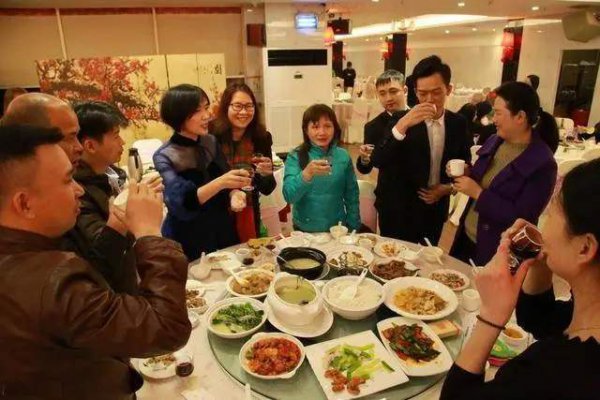 怎么拒绝别人的邀请吃饭回复