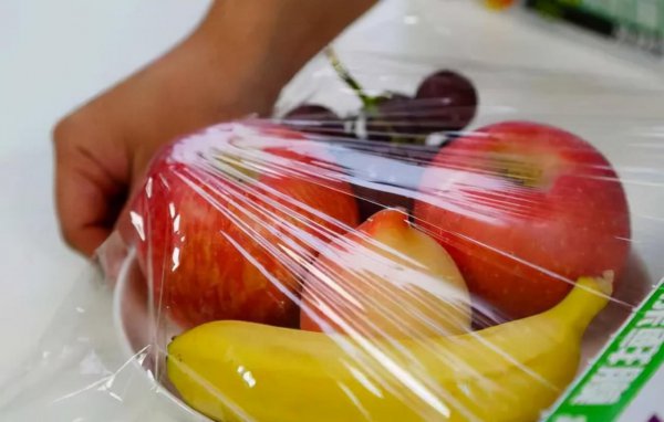 保鲜膜可以放微波炉里加热吗