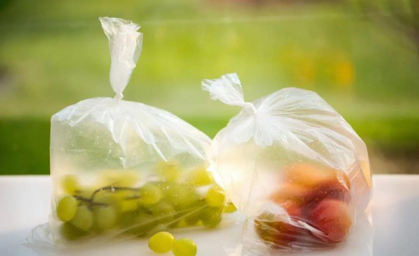 保鲜膜可以放微波炉里加热吗