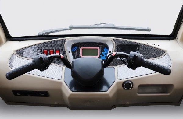 一万元小电跑4人座