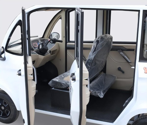 一万元小电跑4人座