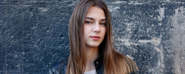 挑染什么颜色显皮肤白