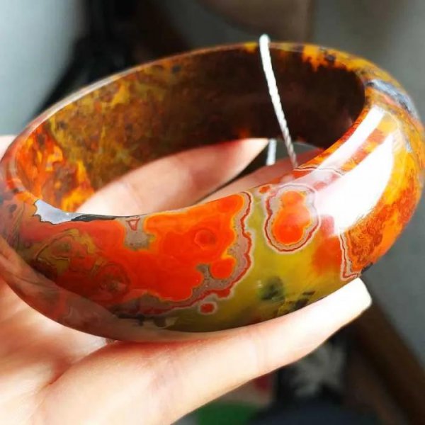 战国红玛瑙什么颜色最贵