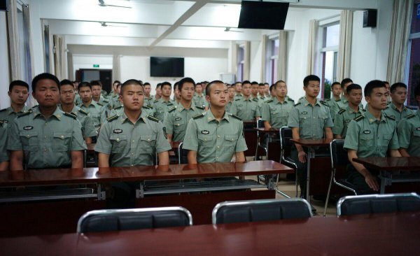 读士官学校的好处与坏处