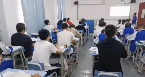 怎么鼓励高考复读的孩子的话