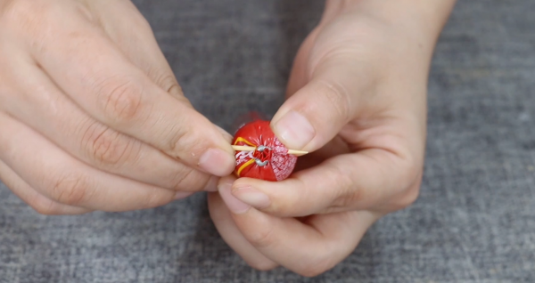 火腿肠怎么打开最方便最快方法