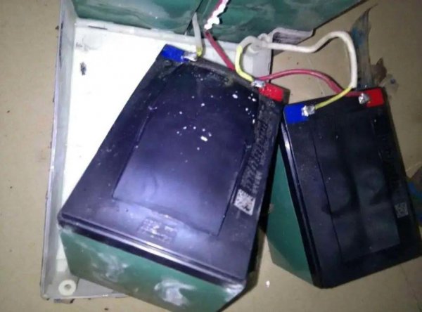 电动车充电器绿灯亮不充电怎么回事