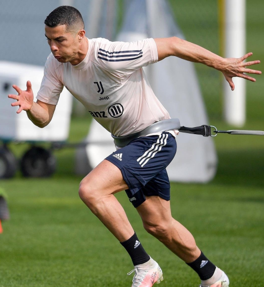 c罗巅峰时期身价是多少亿欧元